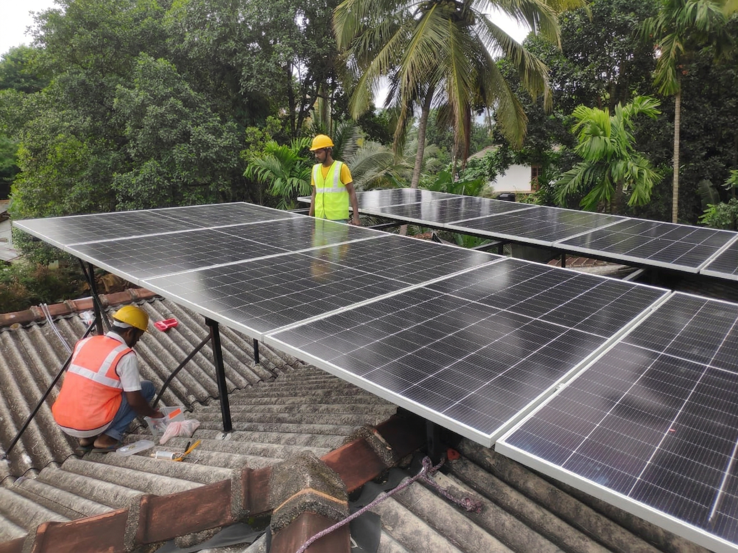 5kW solar panel installation in Katugasthota Sri Lanka - Image 1